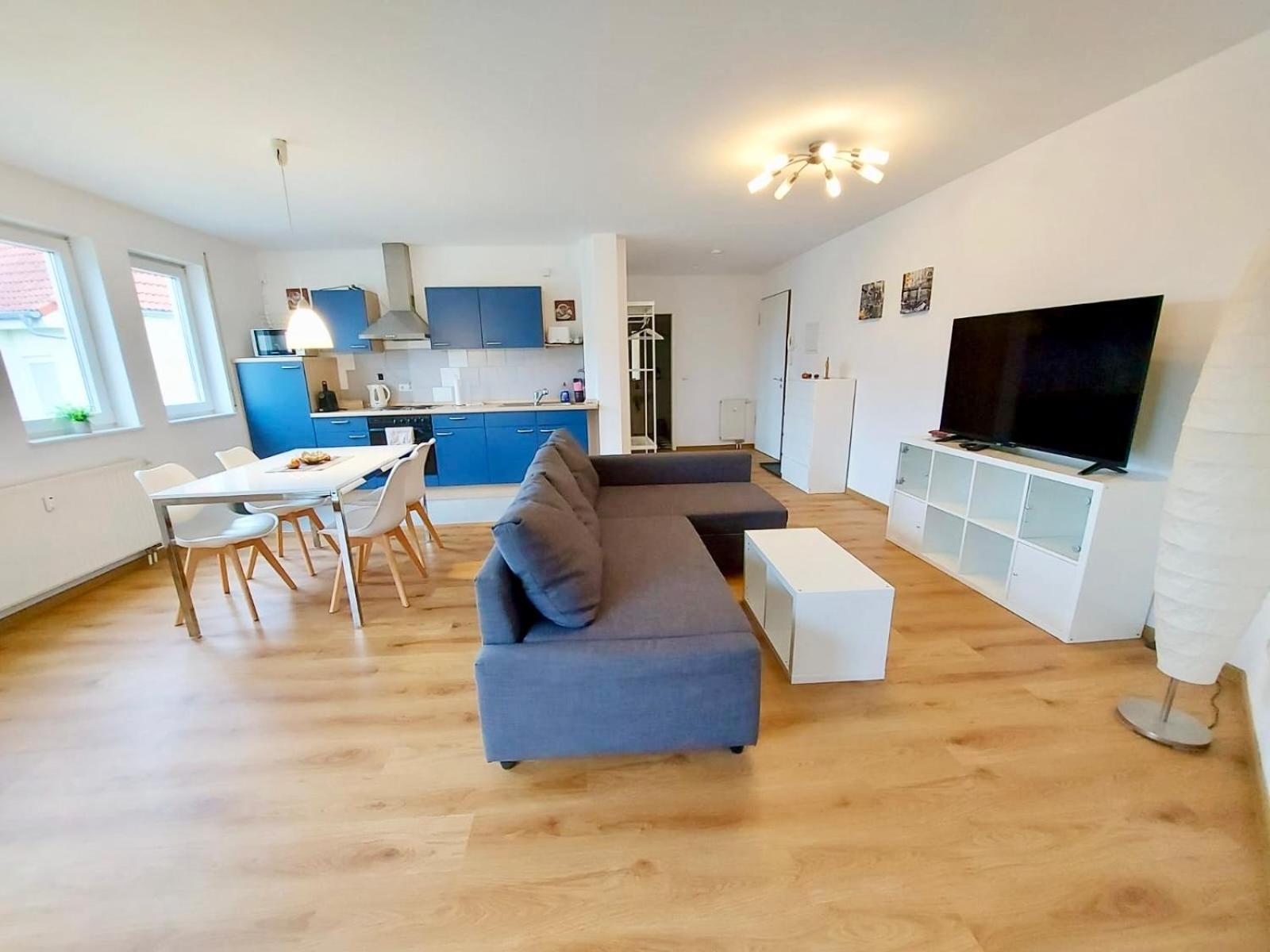 Cozy-livings / Parkplatz, Top-lage, Balkon, Kueche *
